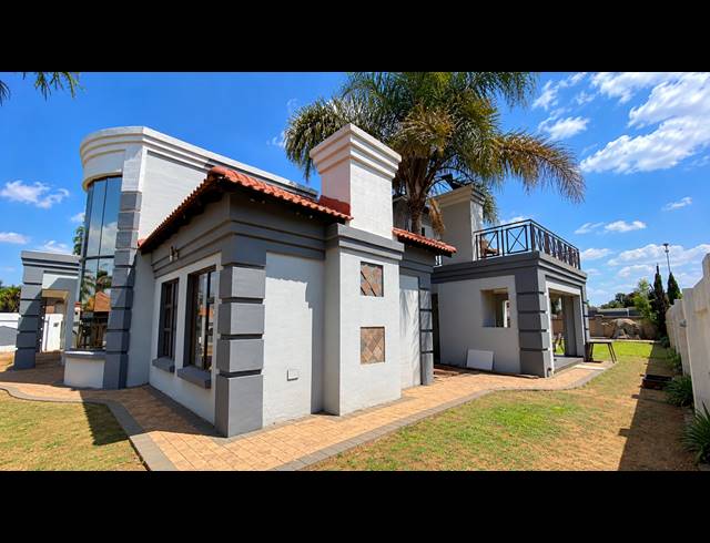 4 BEDROOM HOUSE FOR SALE IN VANDERBIJLPARK SE 7